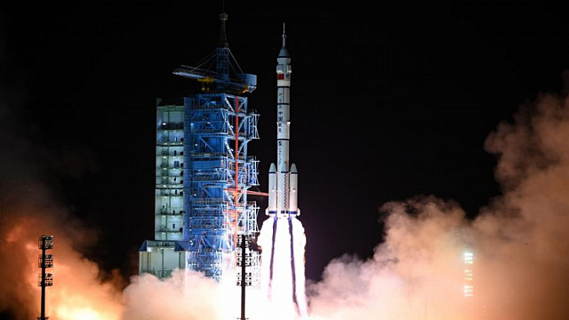 China successfully launches Shenzhou-19 spacecraft into orbit