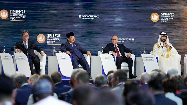 Vladimir Putin: BRICS accounts for 40% of global economy
