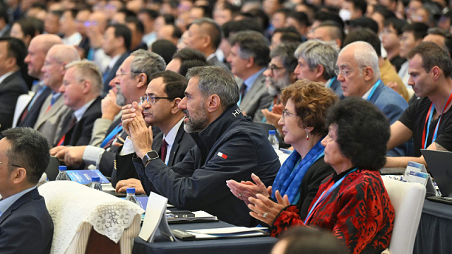 China showcases achievements in modern optoelectronics