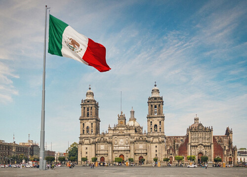 Number of foreign tourists in Mexico rises by 10%