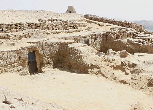 Archaeologists discover three old tombs at Qubbet El-Hawa in Aswan